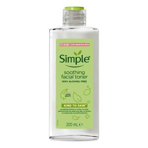 تونر آرامش بخش فاقد الکل سیمپل ، اولین قدم در روتین پوستی بعد از شستن صورت با شوینده، استفاده از تونر است.تونر لاین kind to skin برند سیمپل حاوی ویتامین B5 ، بیزابولول ، آلانتوئین و ویتامین E است؛ این مواد مغذی موجب حفظ نرمی و لطافت پوست و تغذیه پوست می‌شود.
